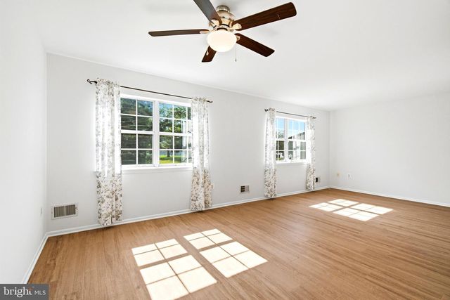 5661 CRABAPPLE DR, Frederick, MD 21703