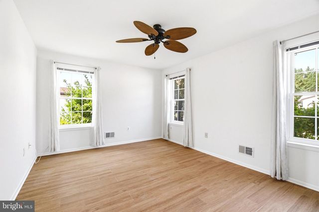 5661 CRABAPPLE DR, Frederick, MD 21703