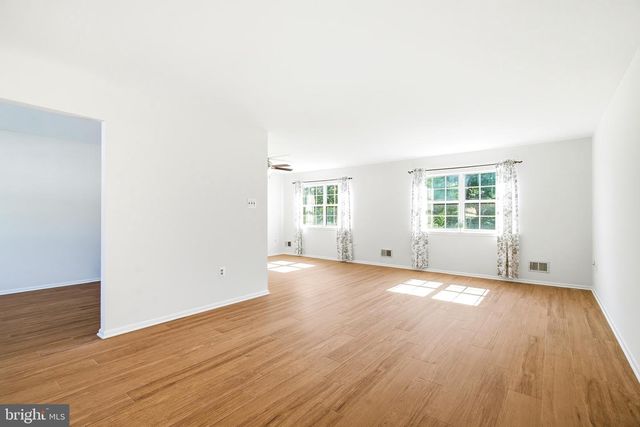 5661 CRABAPPLE DR, Frederick, MD 21703