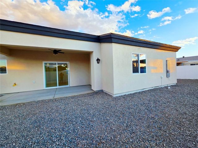 1379 Winkler Lane, Bullhead City, AZ 86442