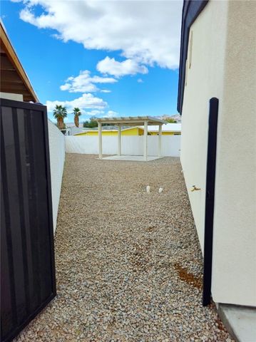 1379 Winkler Lane, Bullhead City, AZ 86442