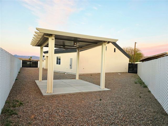 1379 Winkler Lane, Bullhead City, AZ 86442