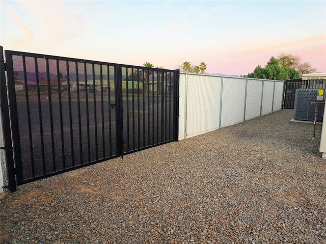 1379 Winkler Lane, Bullhead City, AZ 86442