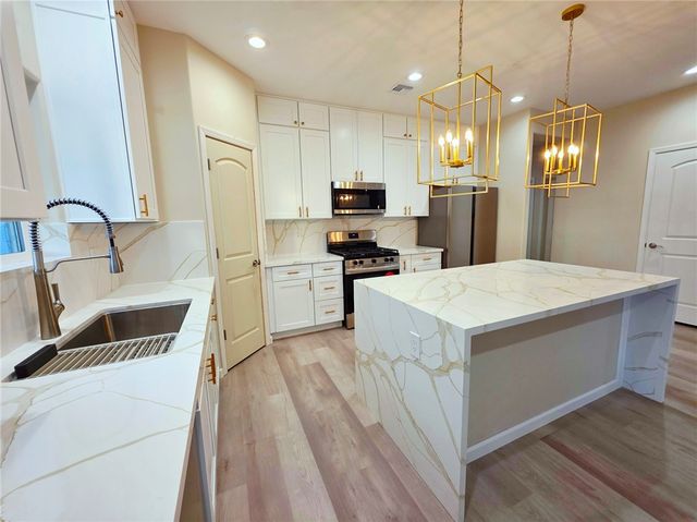 1379 Winkler Lane, Bullhead City, AZ 86442