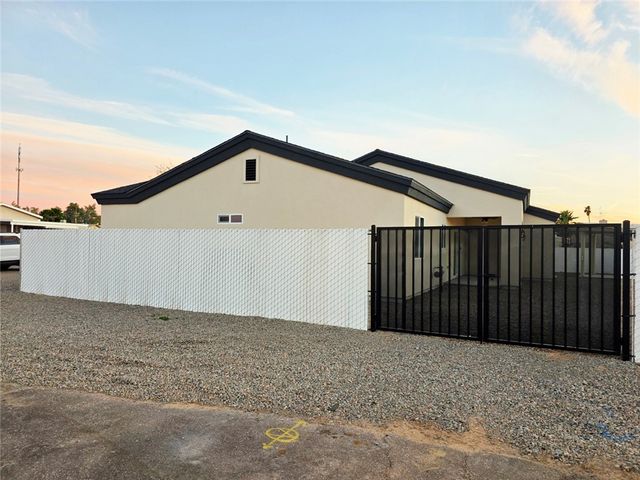 1379 Winkler Lane, Bullhead City, AZ 86442