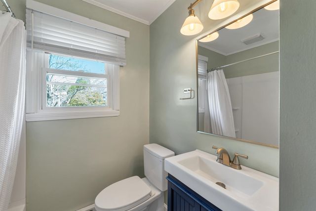 17 Old Stage Road, Dover, NH 03820