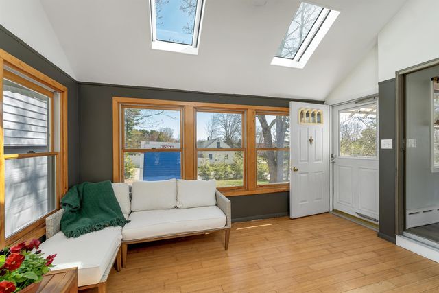 17 Old Stage Road, Dover, NH 03820