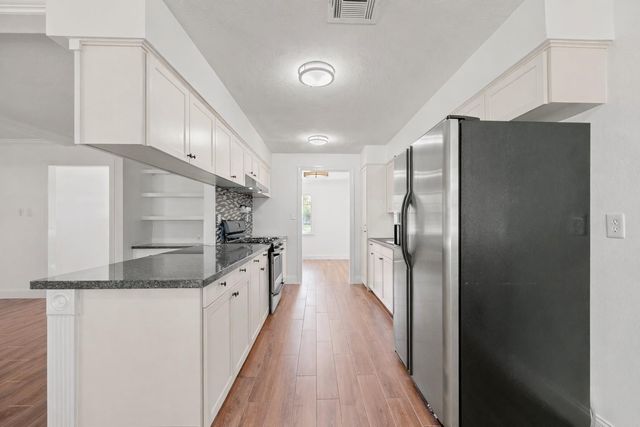 5522 Chantilly Lane, Houston, TX 77092