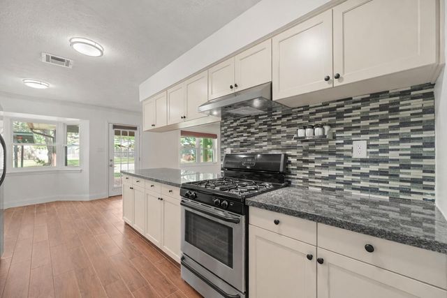 5522 Chantilly Lane, Houston, TX 77092