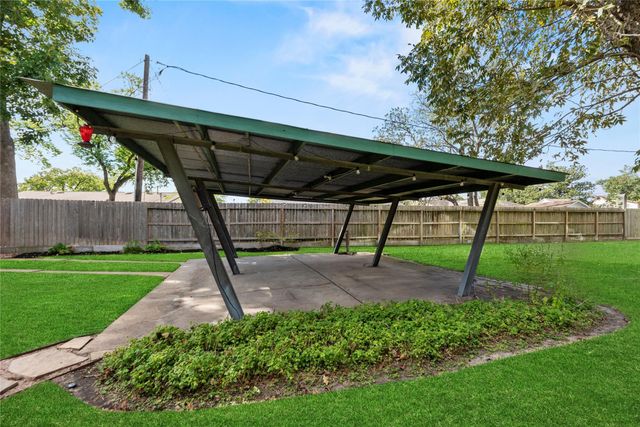 5522 Chantilly Lane, Houston, TX 77092