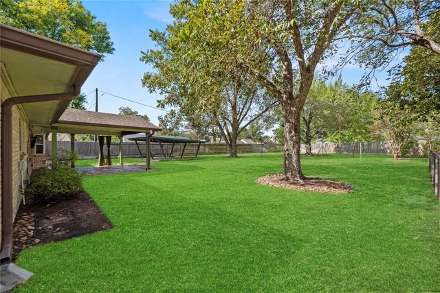 5522 Chantilly Lane, Houston, TX 77092