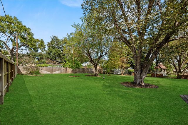 5522 Chantilly Lane, Houston, TX 77092