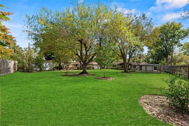 5522 Chantilly Lane, Houston, TX 77092