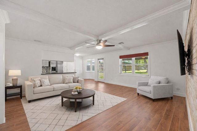 5522 Chantilly Lane, Houston, TX 77092