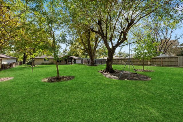 5522 Chantilly Lane, Houston, TX 77092