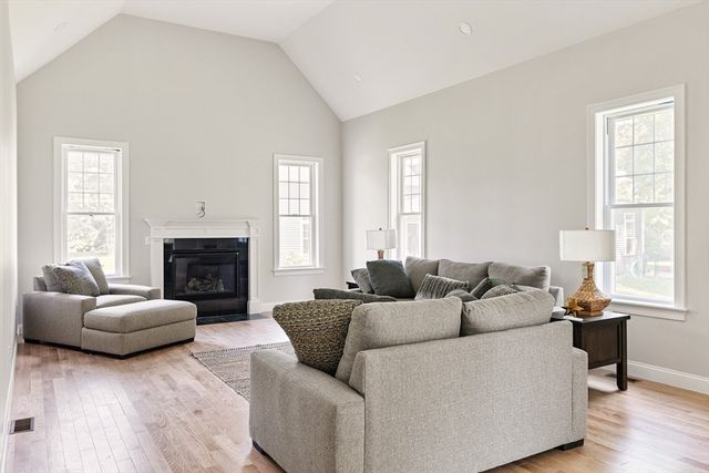 3 Abby Road, Grafton, MA 01536