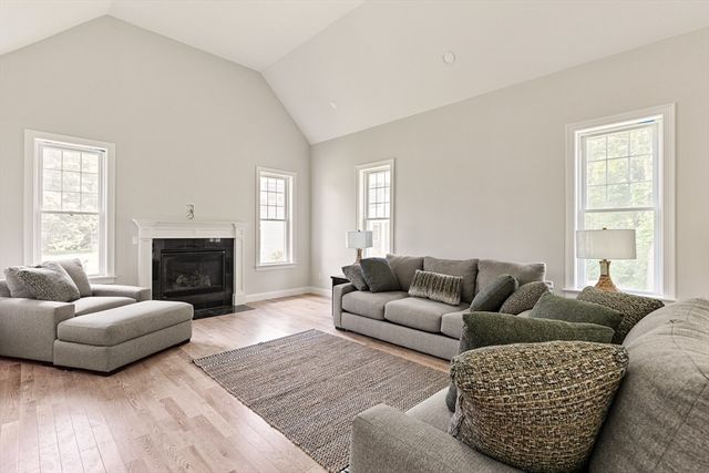 3 Abby Road, Grafton, MA 01536