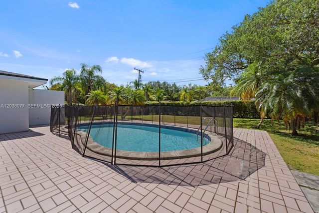 8620 SW 159th St, Palmetto Bay, FL 33157