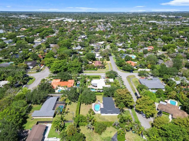 8620 SW 159th St, Palmetto Bay, FL 33157