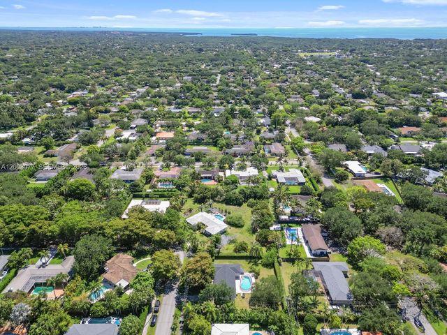 8620 SW 159th St, Palmetto Bay, FL 33157