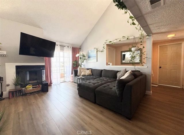 2409 Country, Santa Maria, CA 93455