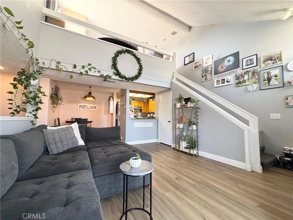 2409 Country, Santa Maria, CA 93455