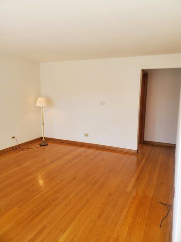 10912 Princess Avenue, Chicago Ridge, IL 60415