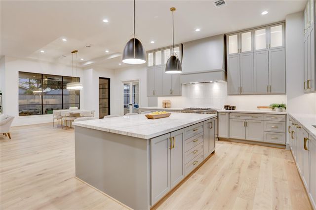 8935 Pado Street, Houston, TX 77055