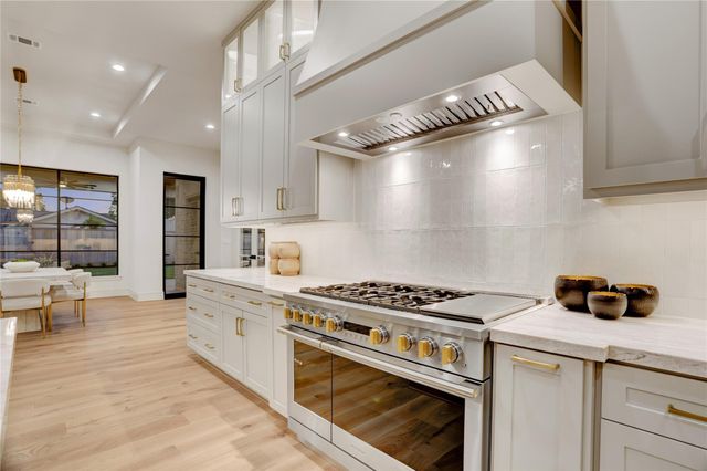 8935 Pado Street, Houston, TX 77055