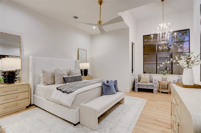 8935 Pado Street, Houston, TX 77055