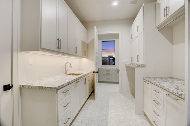 8935 Pado Street, Houston, TX 77055