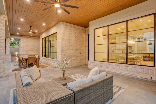 8935 Pado Street, Houston, TX 77055