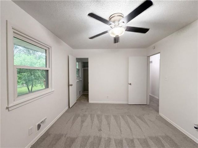 9401 E 84th Terrace, Raytown, MO 64138