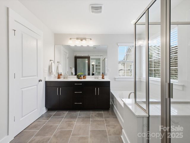 1904 Woodward Avenue, Charlotte, NC 28206