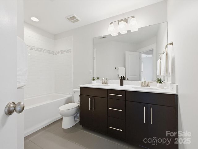 1904 Woodward Avenue, Charlotte, NC 28206