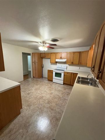 919 W. COLLEGE Highway, Jacksboro, TX 76458