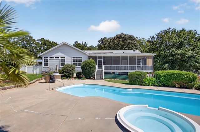 202 W Harper Ridge Road, Seneca, SC 29678