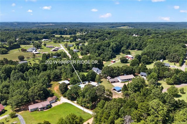 202 W Harper Ridge Road, Seneca, SC 29678