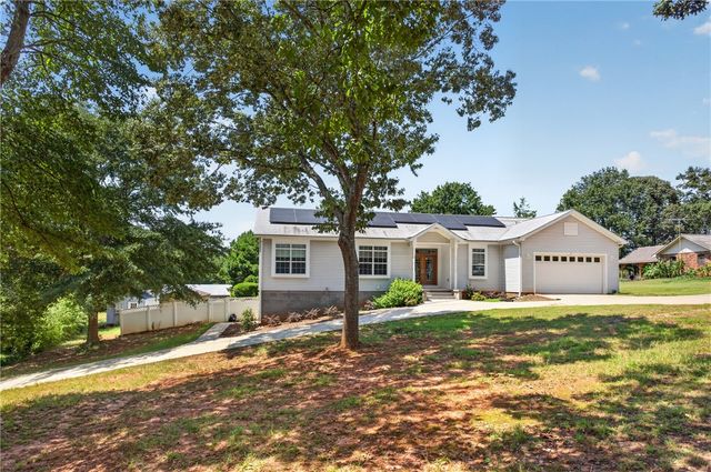 202 W Harper Ridge Road, Seneca, SC 29678