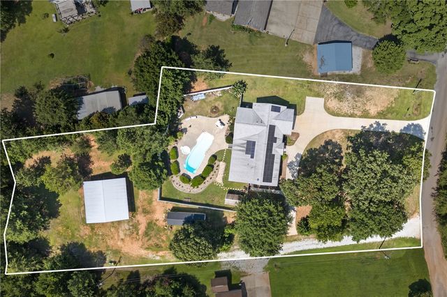 202 W Harper Ridge Road, Seneca, SC 29678