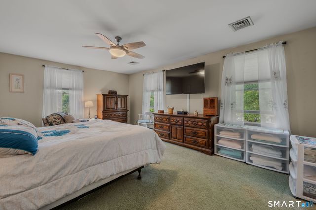 66 Clipper Court, Groton, CT 06355