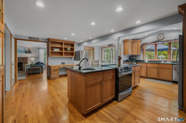 66 Clipper Court, Groton, CT 06355