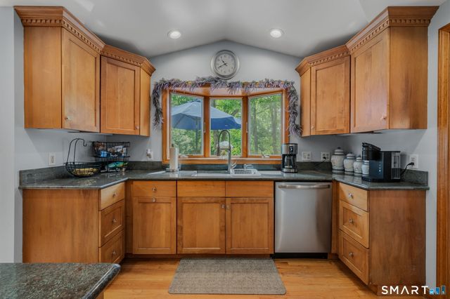 66 Clipper Court, Groton, CT 06355