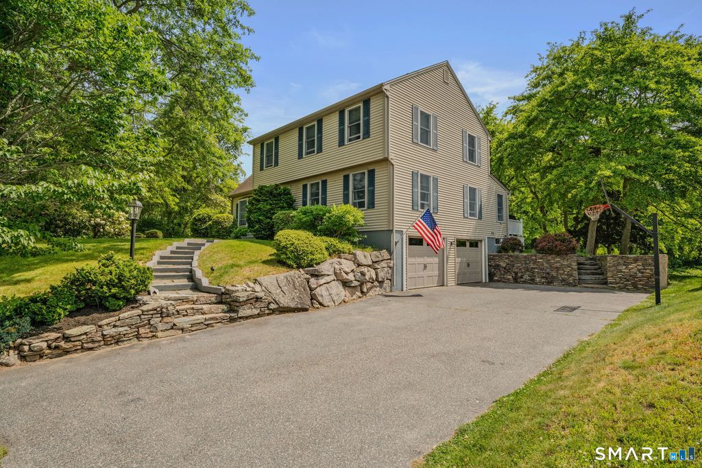 66 Clipper Court, Groton, CT 06355