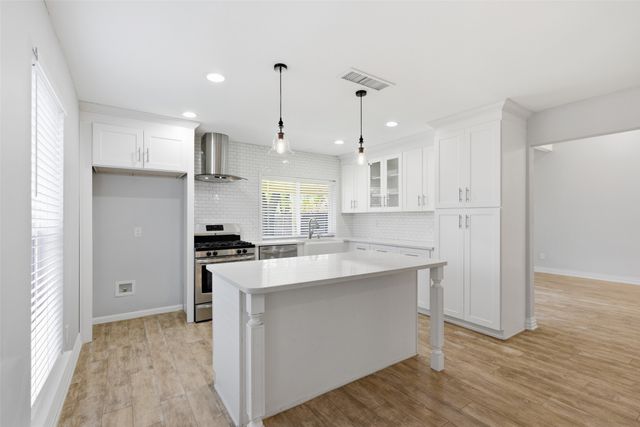 1104 Southwestern Drive, Richardson, TX 75081