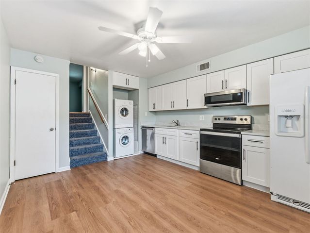 4233 LA SORRENTO COURT, Tampa, FL 33611