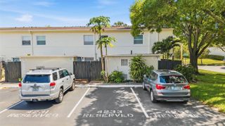 4233 LA SORRENTO COURT, Tampa, FL 33611
