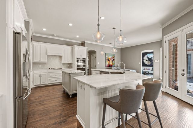 712 Manchester Court, Southlake, TX 76092