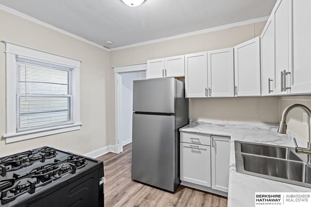 1616 Lake Street, Omaha, NE 68110