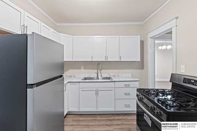 1616 Lake Street, Omaha, NE 68110